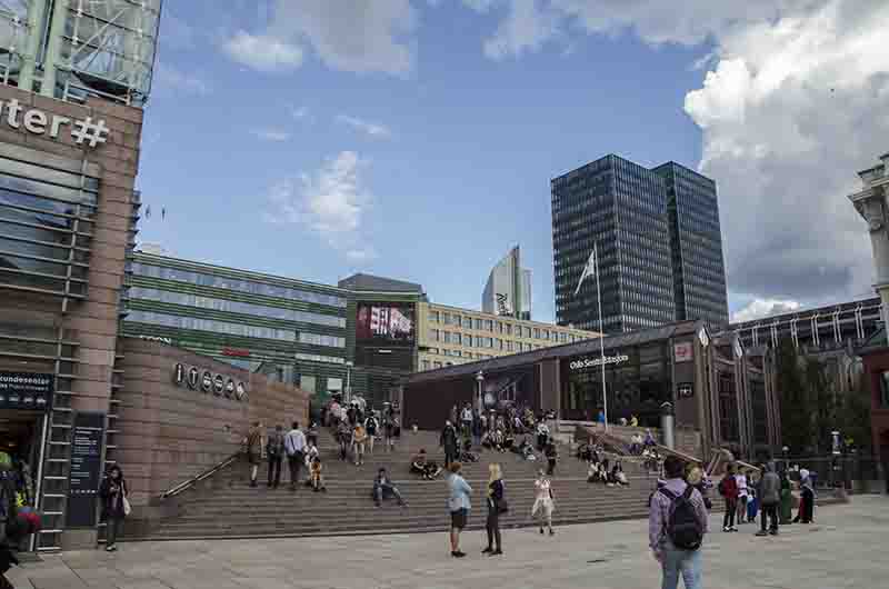 Noruega - Oslo 104 - estación central del ferrocarril.jpg
